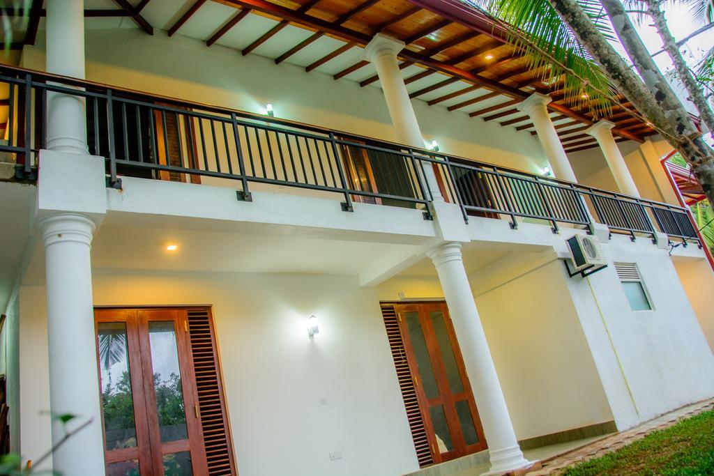 Villa White Хикадува Екстериор снимка