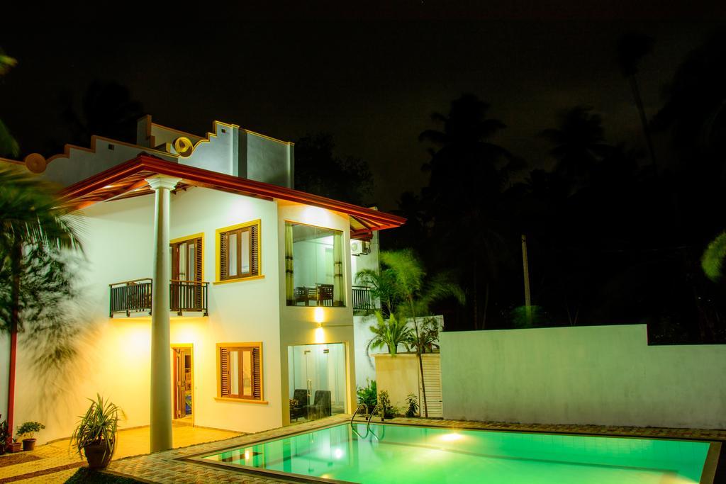 Villa White Хикадува Екстериор снимка