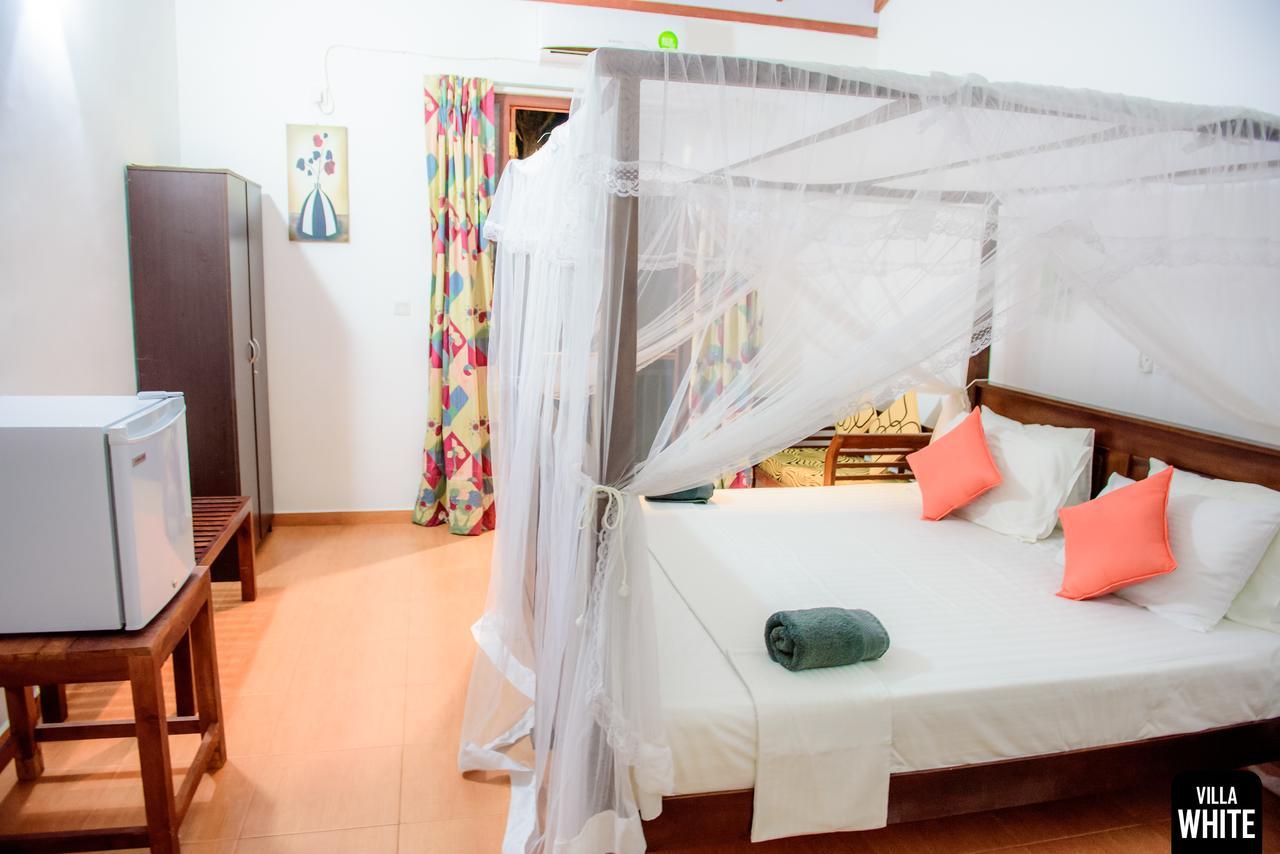 Villa White Хикадува Екстериор снимка