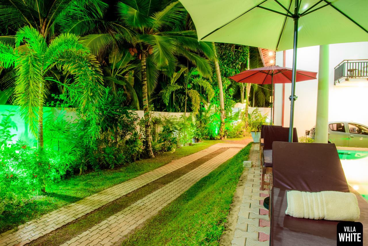 Villa White Хикадува Екстериор снимка